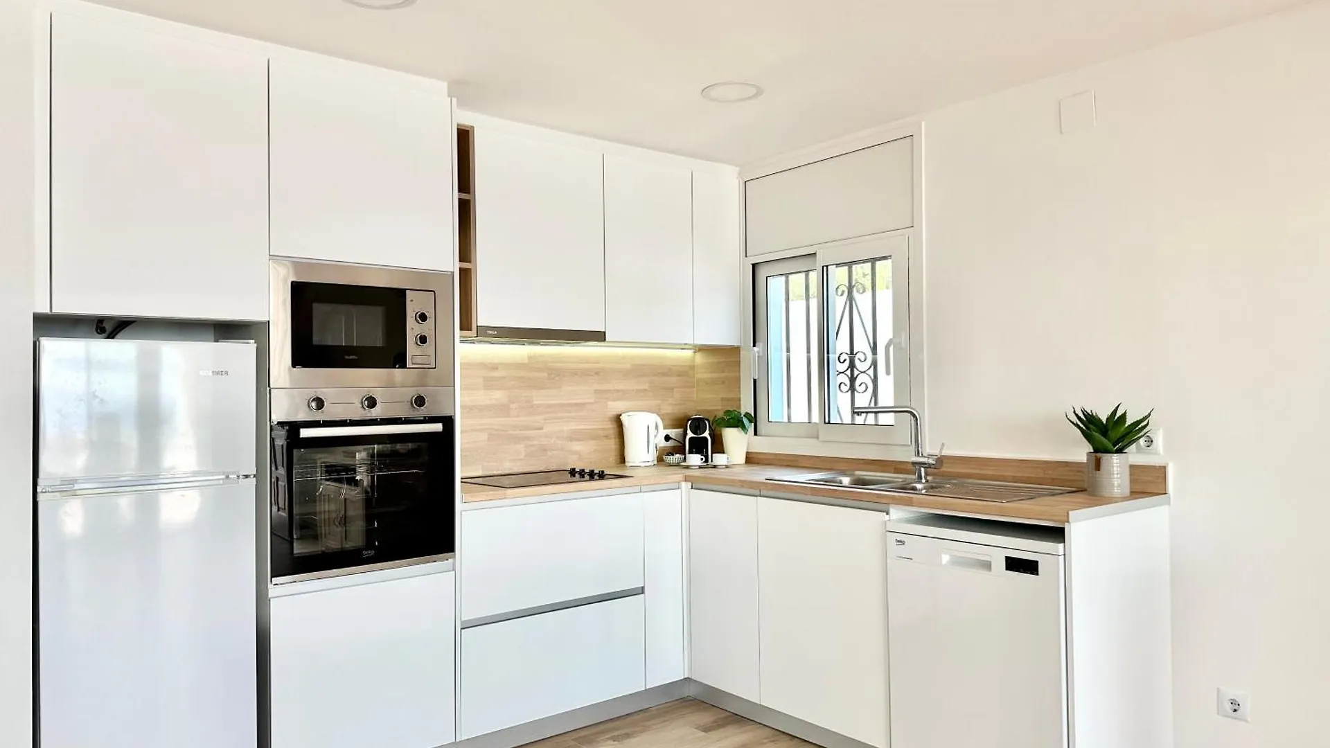 Canyelles - Santa Barbara Sea View Apartment Roses 0*,  Spain