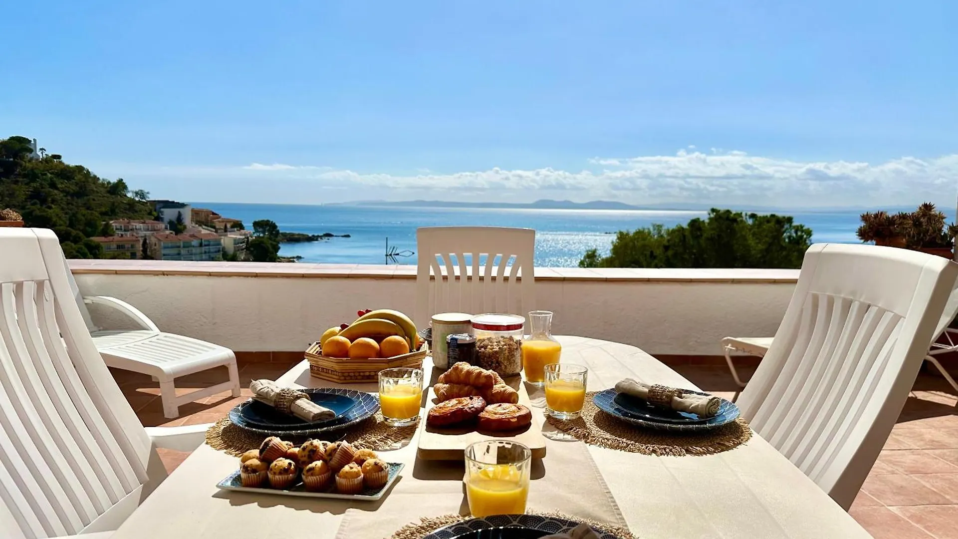 Canyelles - Santa Barbara Sea View Apartment Roses Spain