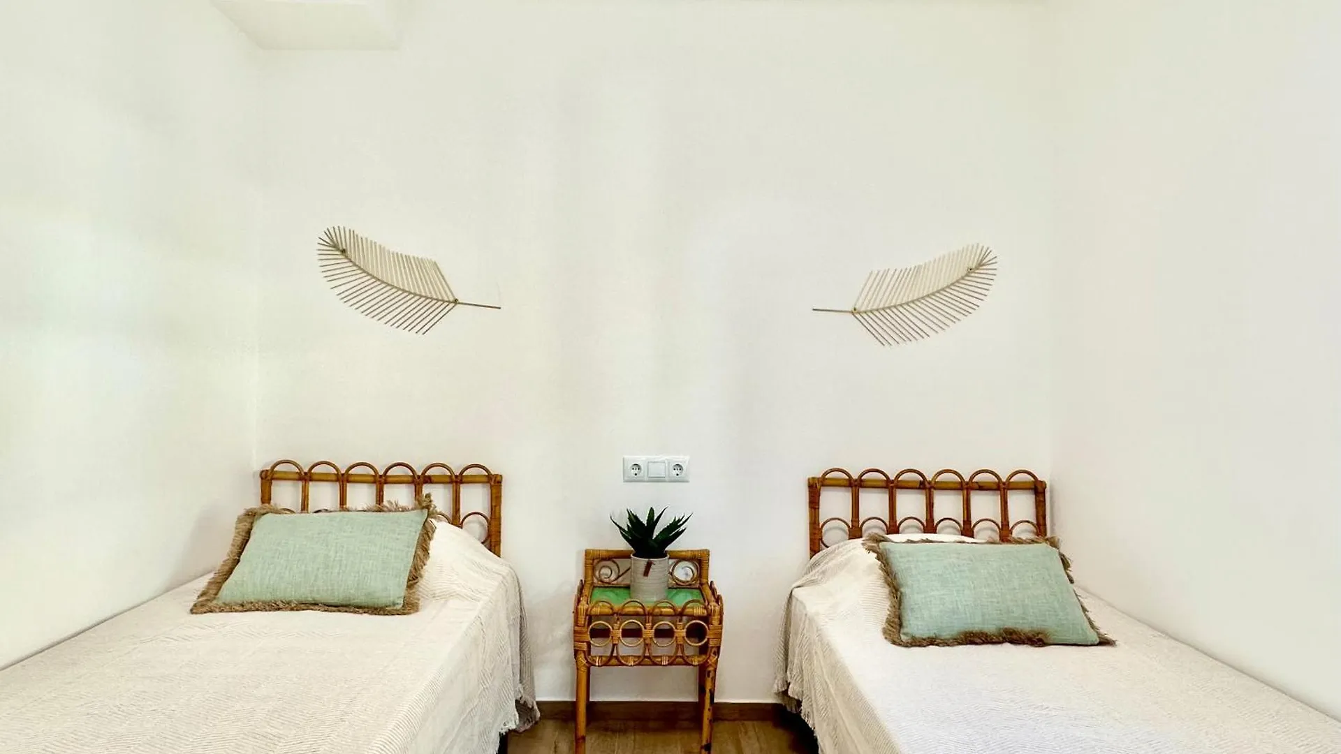 Canyelles - Santa Barbara Sea View Apartment Roses Spain