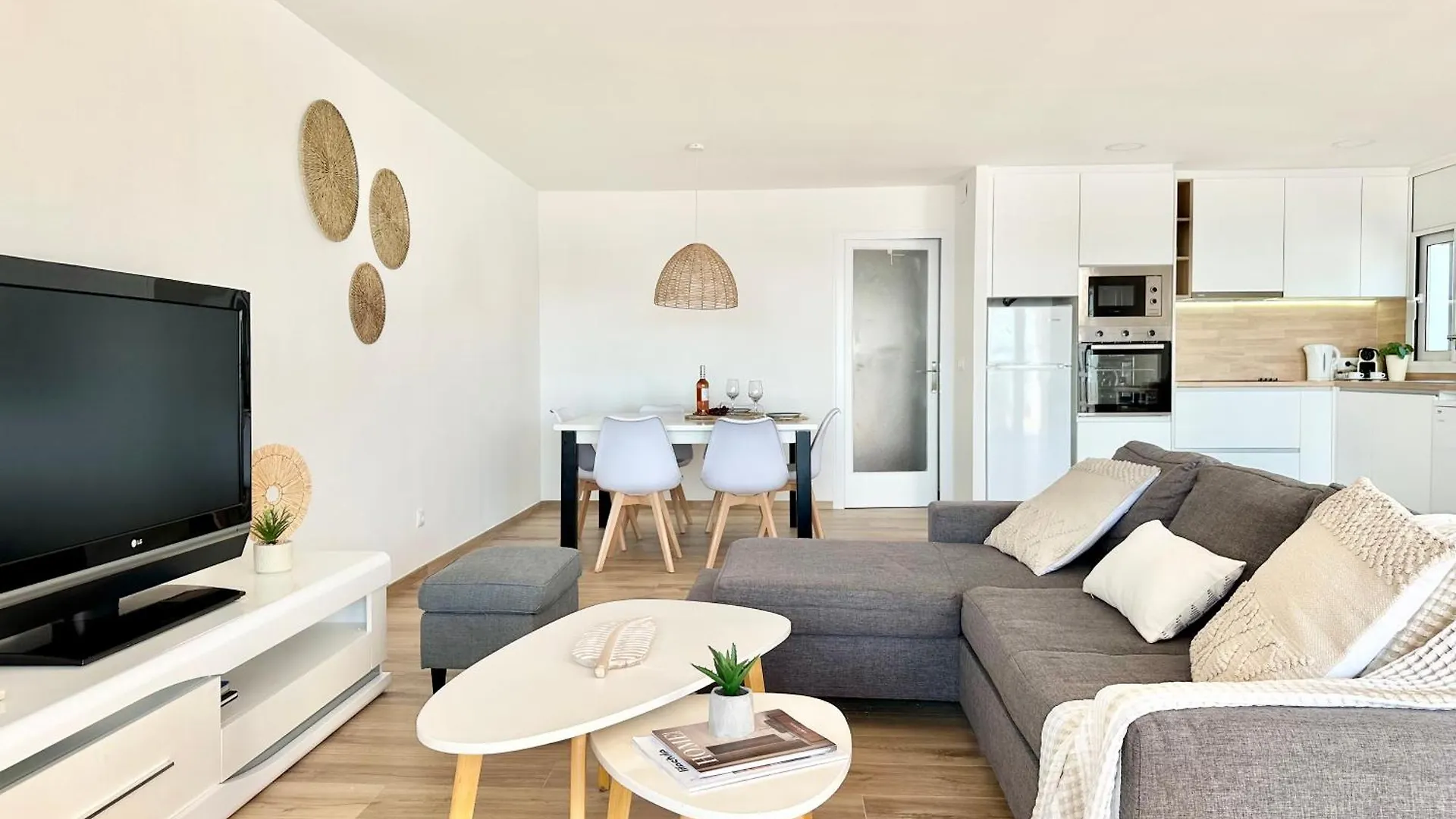 Canyelles - Santa Barbara Sea View Apartment Roses Spain