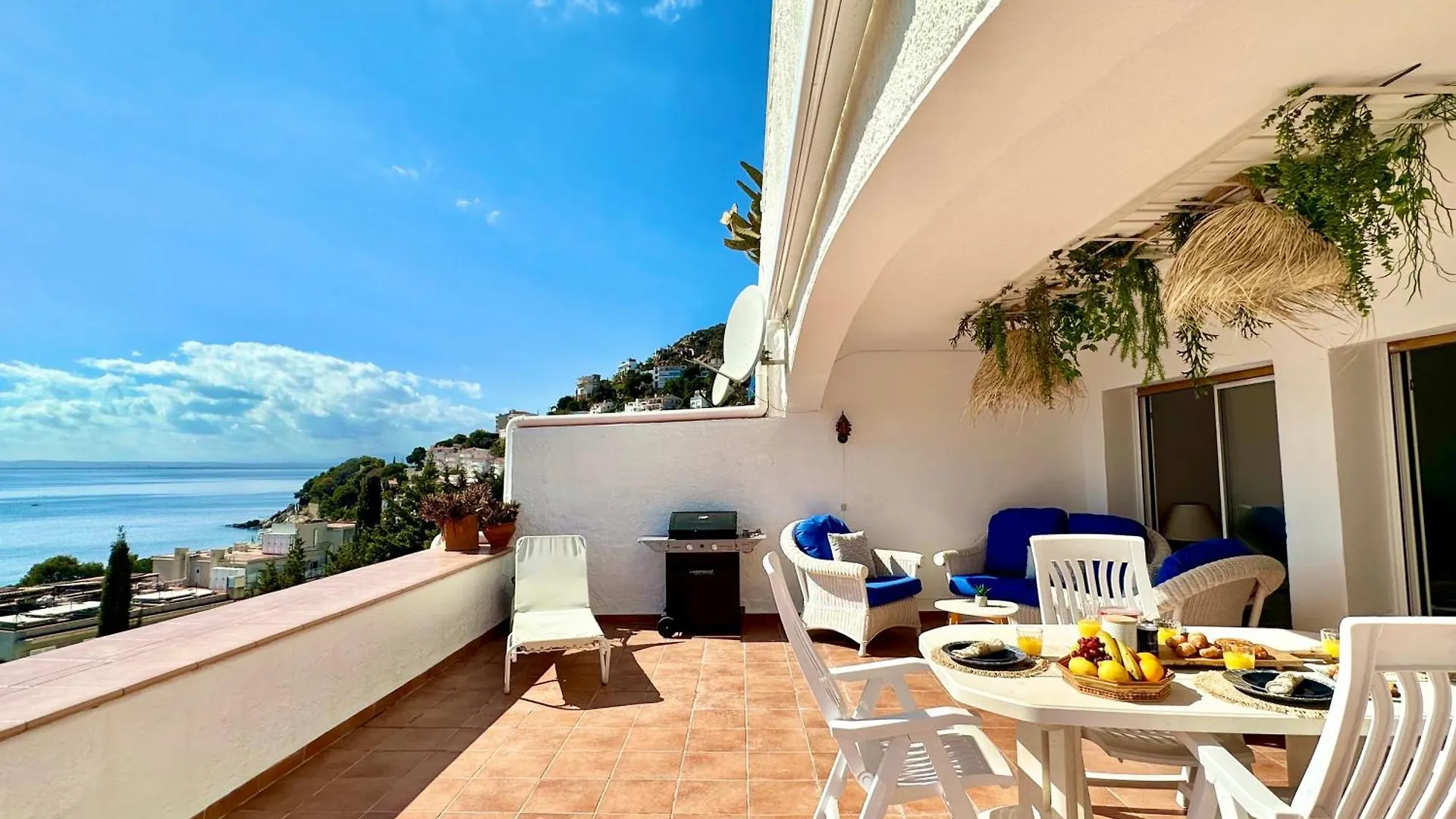 Canyelles - Santa Barbara Sea View Apartment Roses 0*,