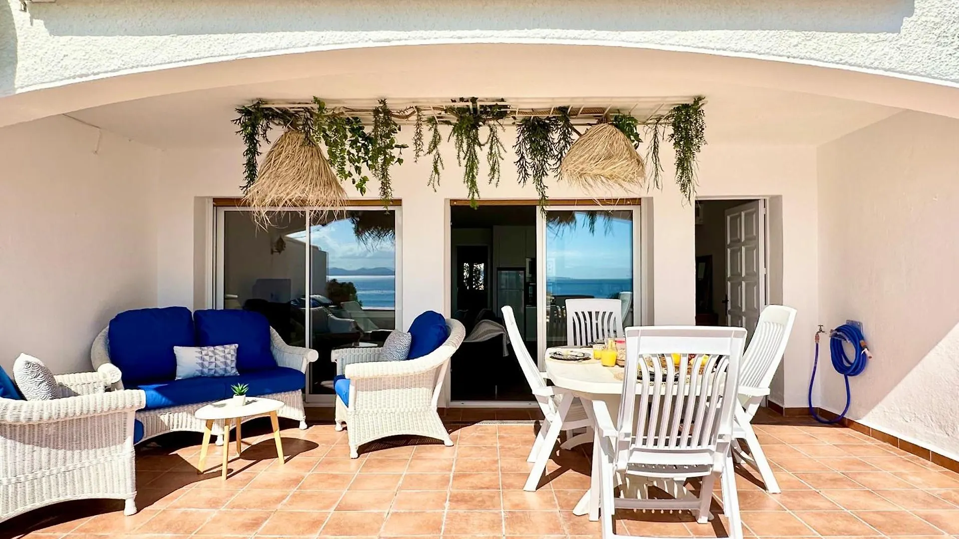 Canyelles - Santa Barbara Sea View Apartment Roses