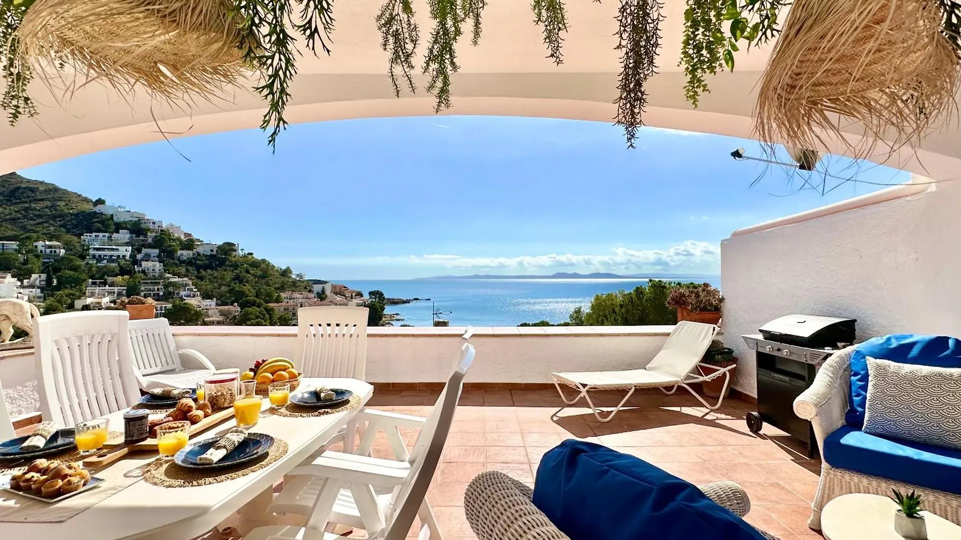 Canyelles - Santa Barbara Sea View Apartment Roses Spain