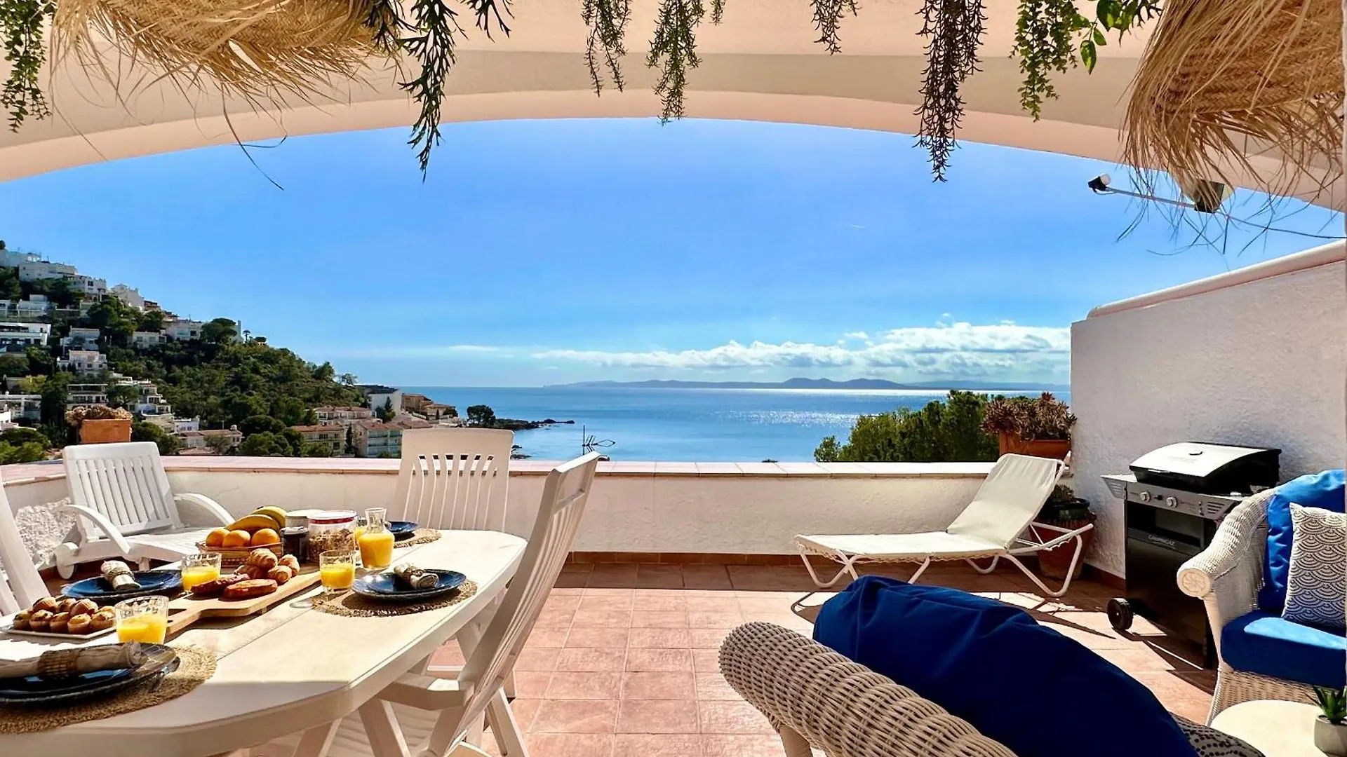 Canyelles - Santa Barbara Sea View Apartment Roses 0*,