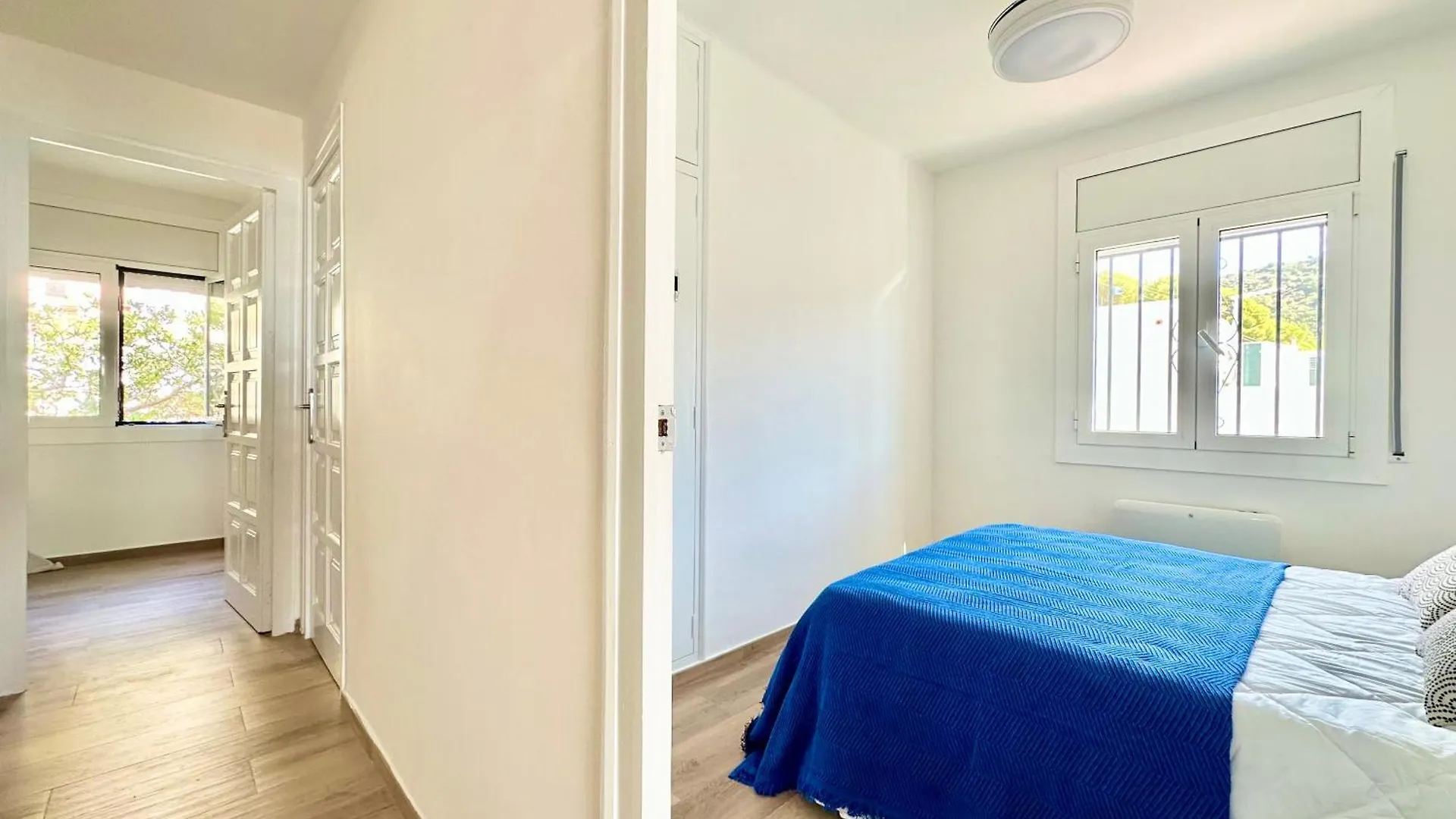 Apartmán Canyelles - Santa Barbara Sea View Roses 0*,  Španělsko