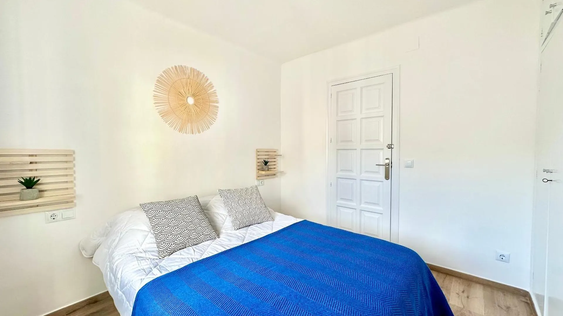 Apartmán Canyelles - Santa Barbara Sea View Roses 0*,